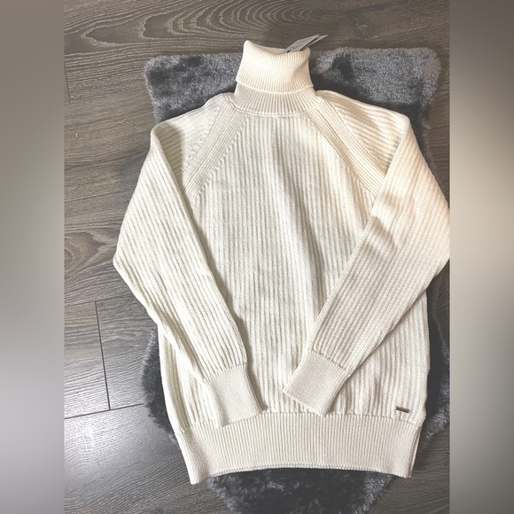 Woolrich merino wool turtle neck ribbed sweater. - Picture 2 of 12